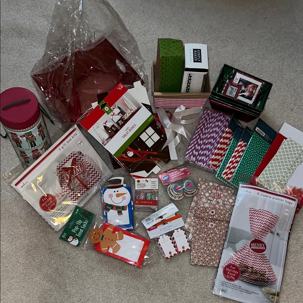 Huge Bundle of Treat Boxes, Bags, Tags etc.
Some never opened
Selling as is